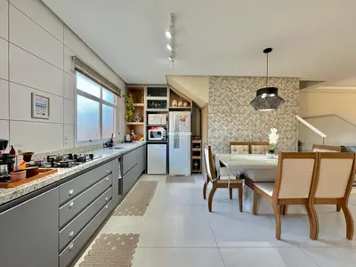 Casa de Condomínio à venda no Pinheiro Machado: 