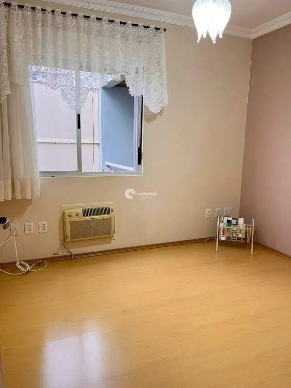 Apartamento à venda no Menino Jesus: 