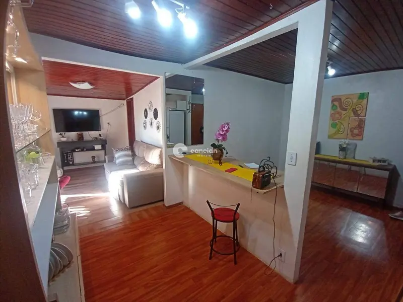 Apartamento à venda no Tancredo Neves: