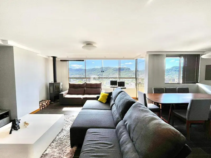 Duplex à venda no Centro: 