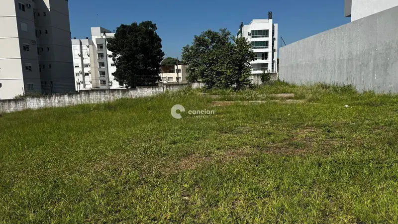 Terreno à venda no Camobi: 