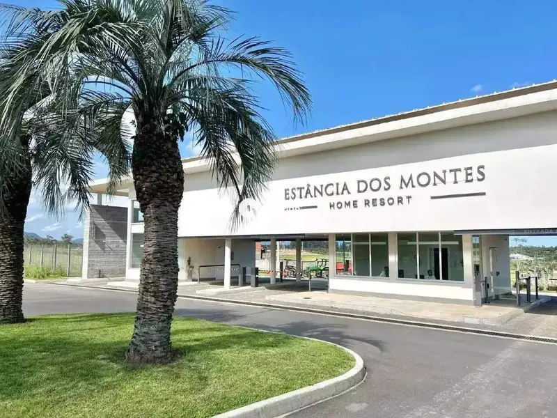 Terreno em condomínio à venda no Tomazetti: 