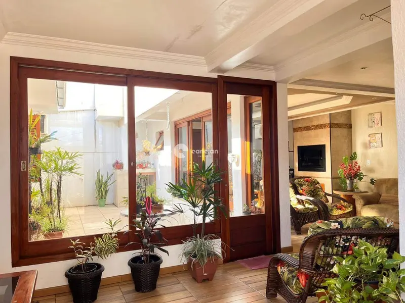 Casa à venda no Camobi: 
