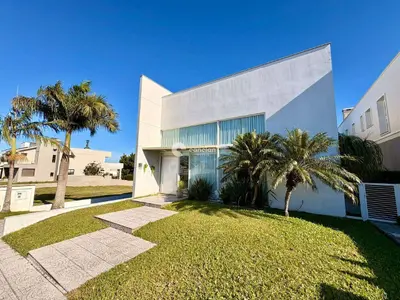Casa de Condomínio à venda no Tomazetti: 