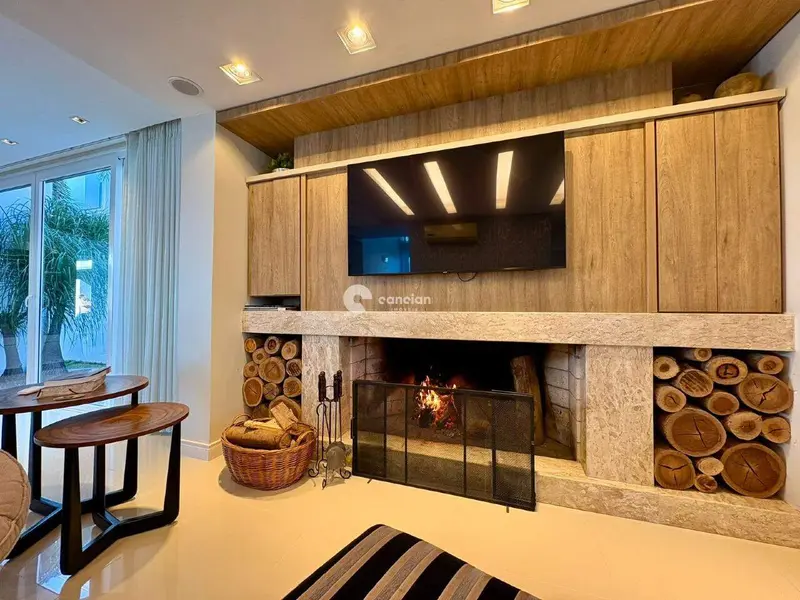 Casa de Condomínio à venda no Tomazetti: Sala