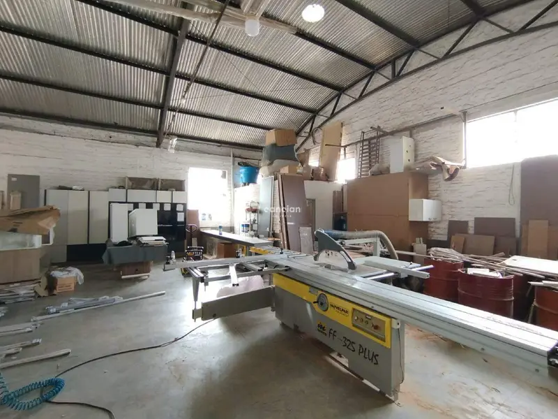 Pavilhão à venda no Nossa Senhora Medianeira: 