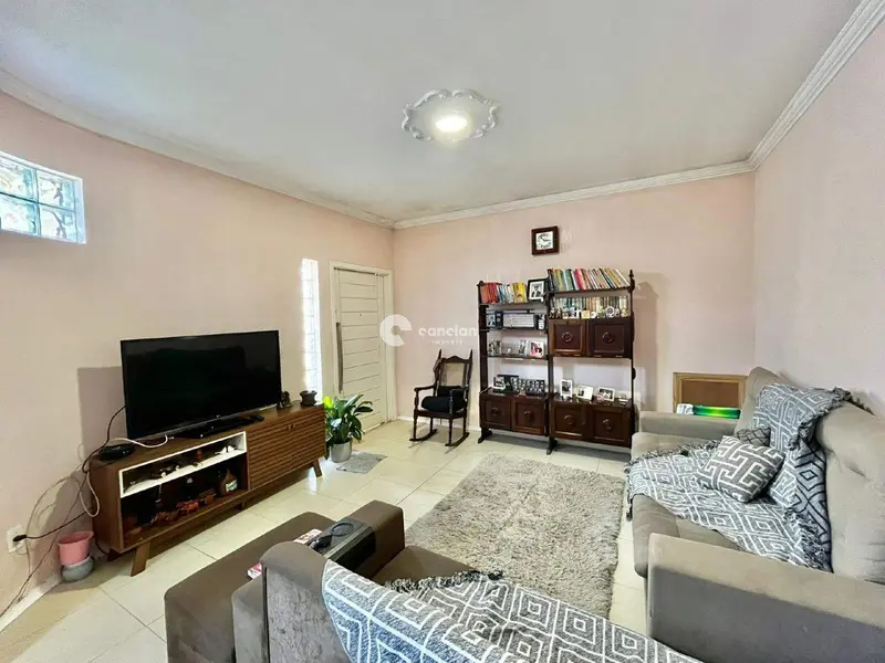 Casa à venda no Camobi: 