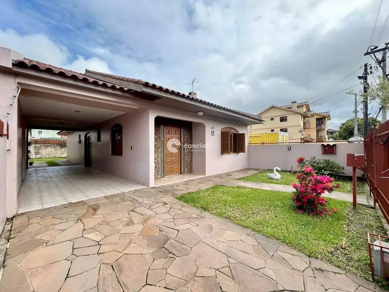 Casa à venda no Camobi: 