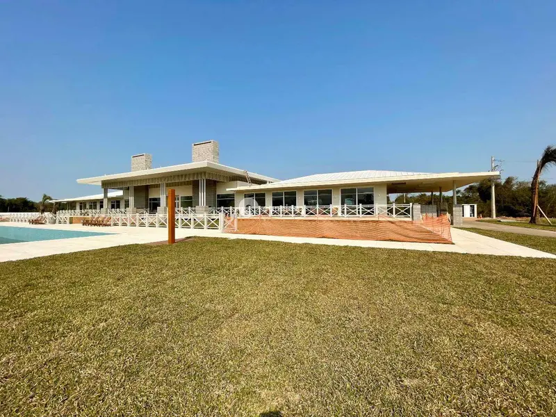 Terreno em condomínio à venda no Tomazetti: 