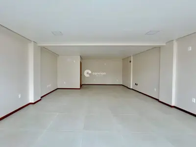 Loja para aluguel no Camobi: 