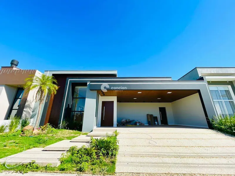 Casa à venda no Camobi: 
