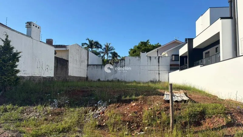 Terreno à venda no Camobi: 