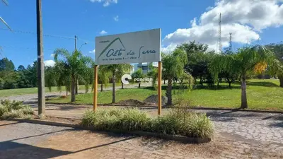 Terreno em condomínio à venda no Parque Serrano: 