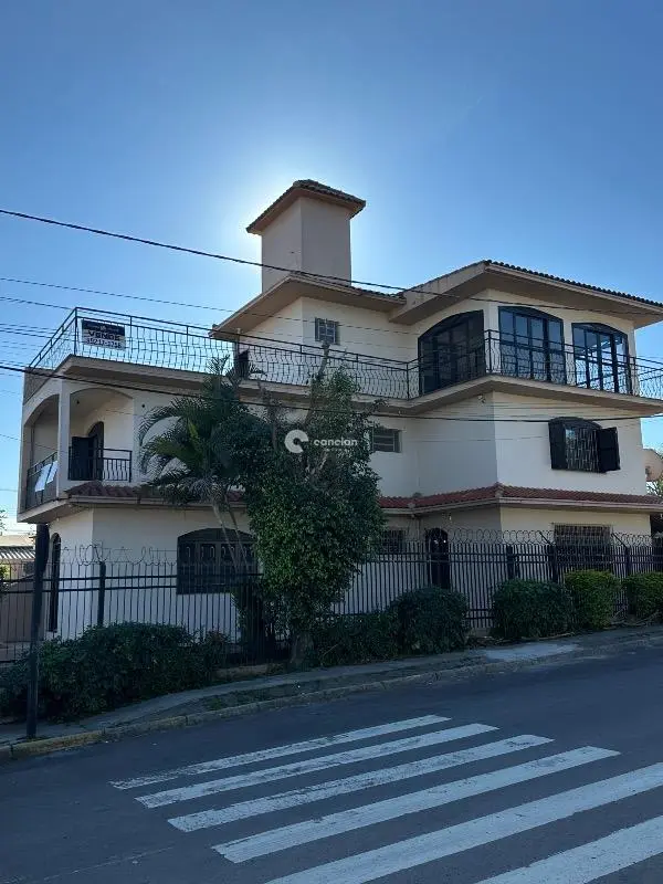 Casa à venda no Juscelino Kubitschek: 