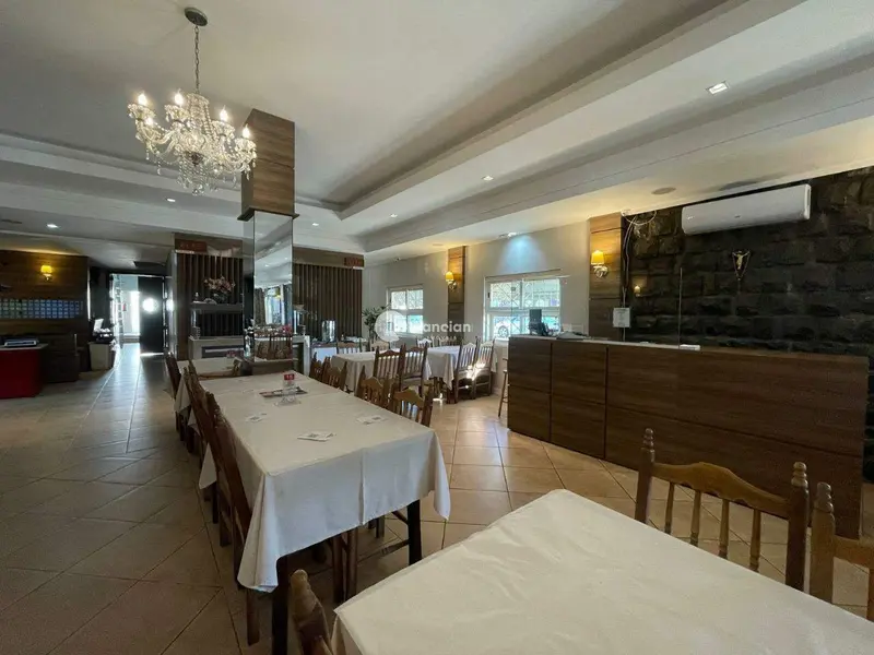 Casa Comercial para aluguel no Camobi: 