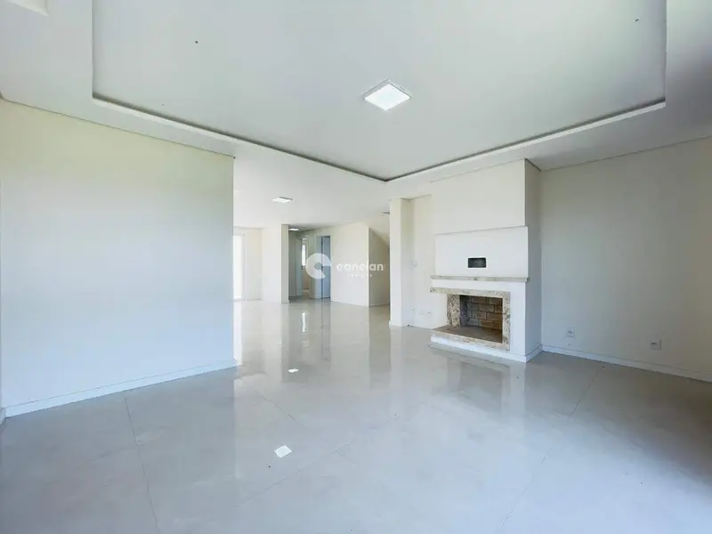 Casa de Condomínio para aluguel no Tomazetti: 