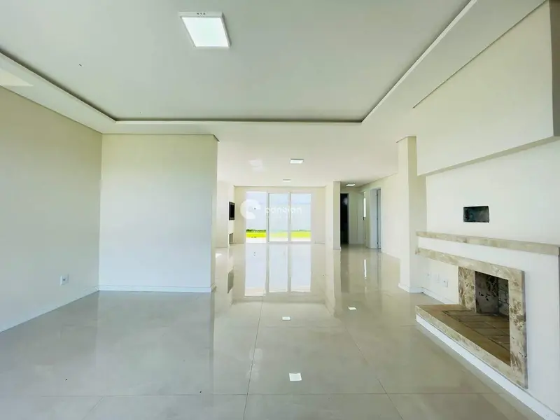 Casa de Condomínio para aluguel no Tomazetti: 