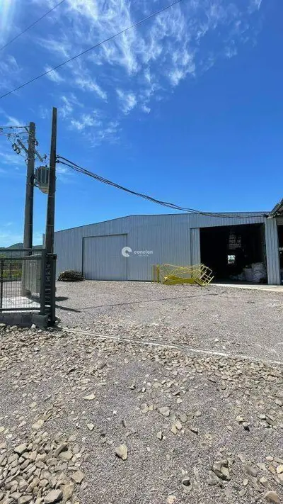 Pavilhão para aluguel no Camobi: 