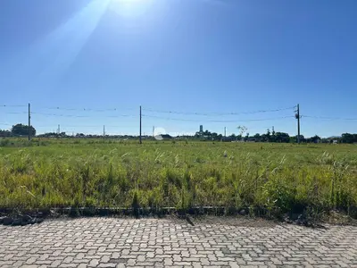 Terreno à venda no Camobi: 