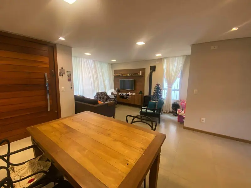 Casa à venda no Pé de Plátano: 