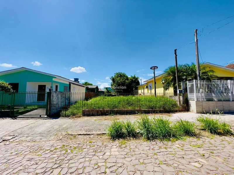 Terreno à venda no Camobi: 