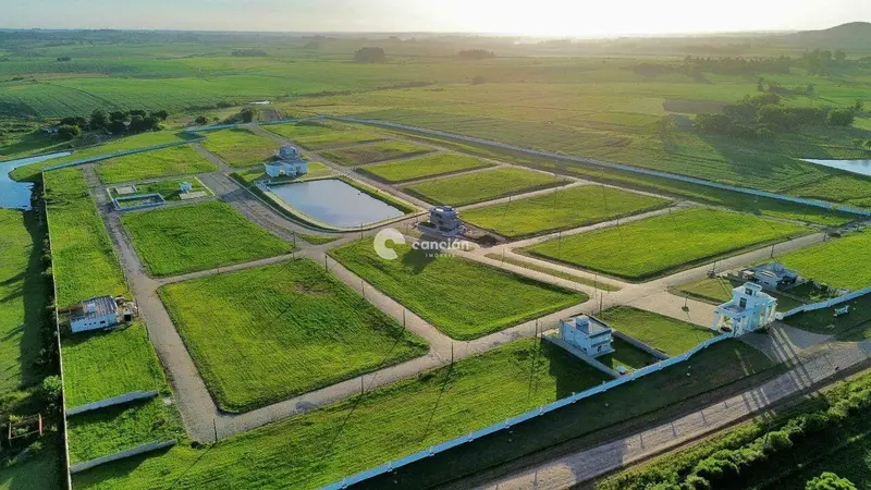 Terreno à venda no Camobi: 