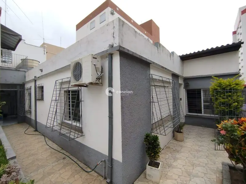 Casa à venda no Centro: