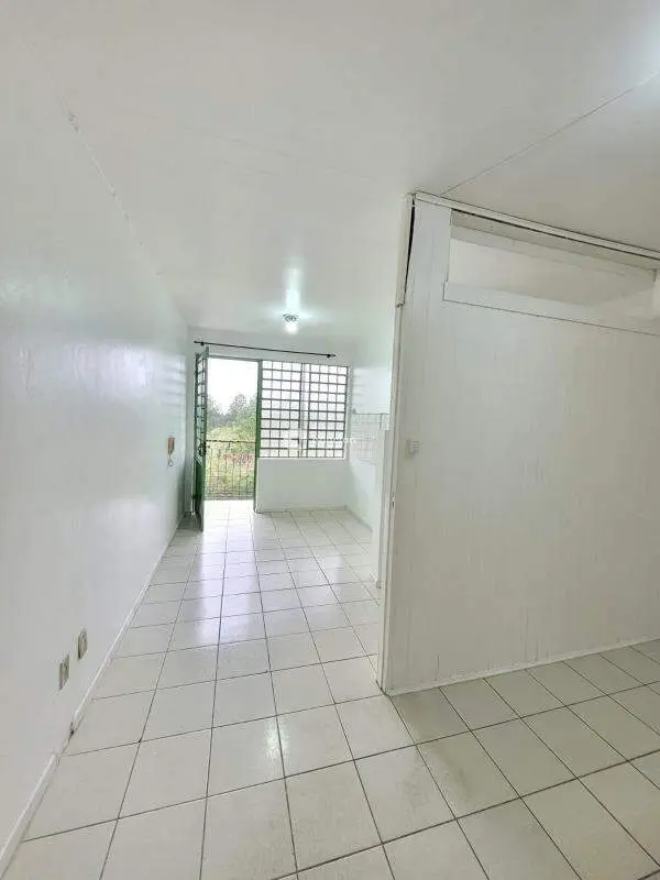 Kitnet à venda no Camobi: 