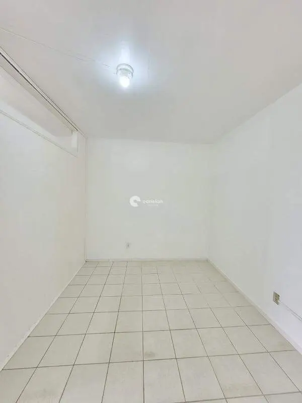 Kitnet à venda no Camobi: 
