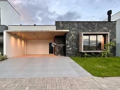 Casa de Condomínio à venda no Camobi: 