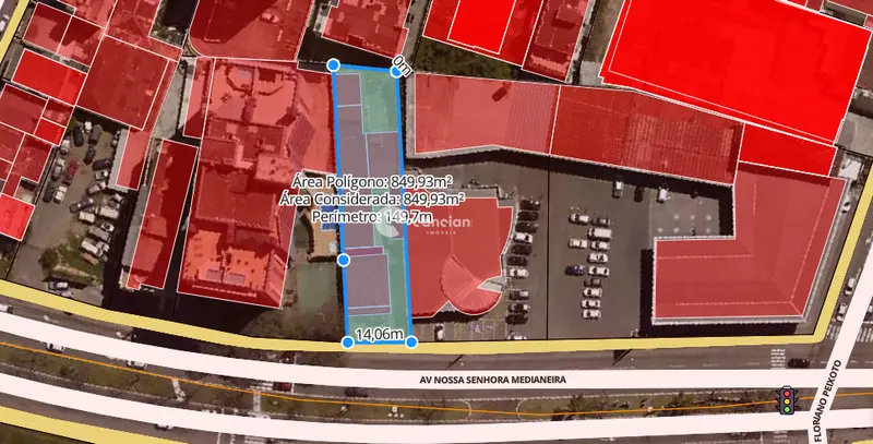 Terreno Comercial à venda no Centro: 