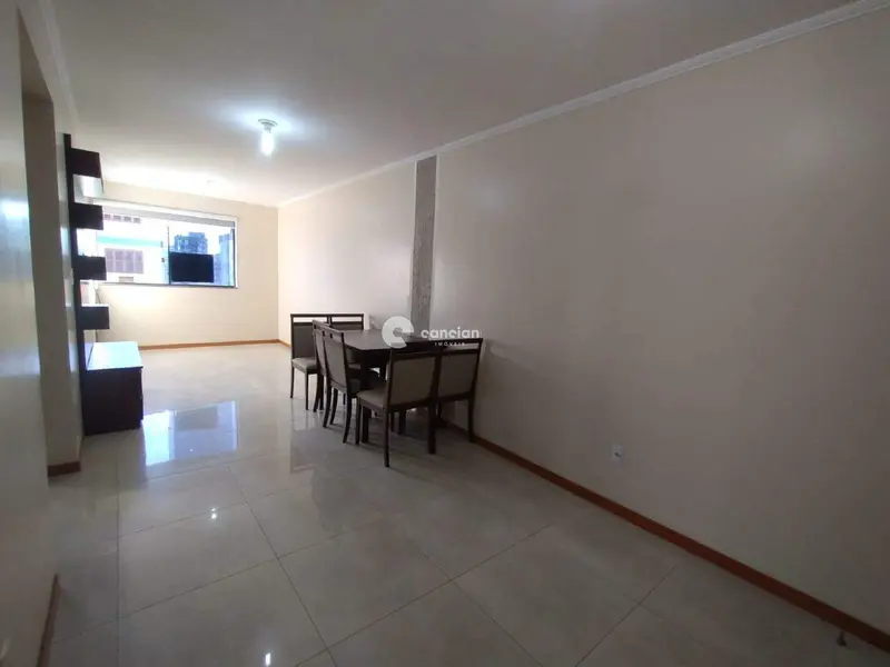 Apartamento à venda no Camobi: Sala de Estar Vista 1
