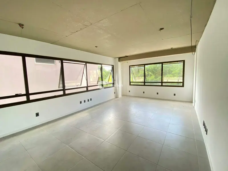 Sala Comercial à venda no Nossa Senhora das Dores: