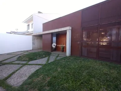 Casa à venda no Tomazetti: Jardim