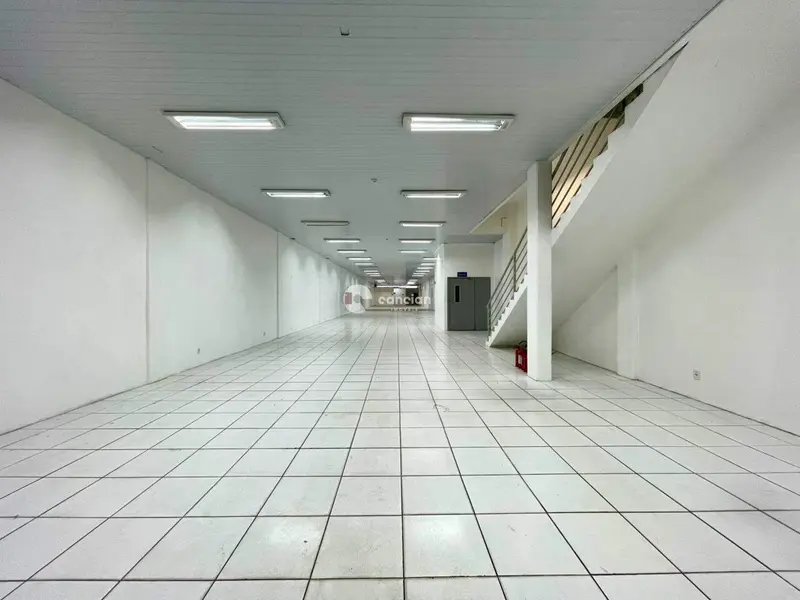 Pavilhão para aluguel no Centro: