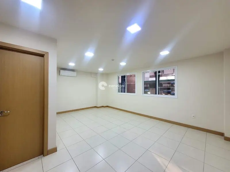 Sala Comercial para aluguel no Centro: 
