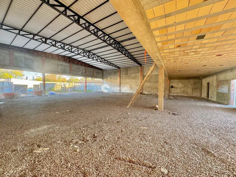 Pavilhão à venda no São José: 