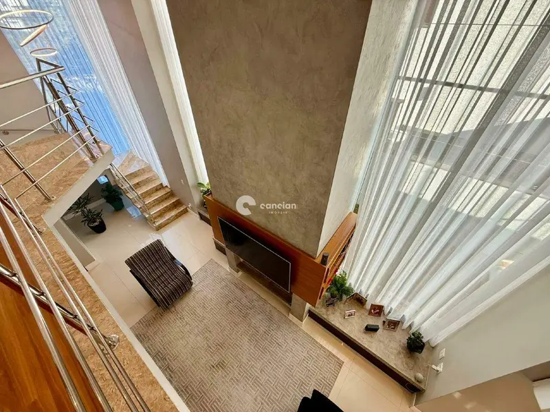 Casa de Condomínio à venda no Tomazetti: 