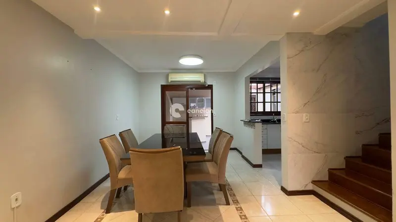 Casa de Condomínio à venda no Camobi: 