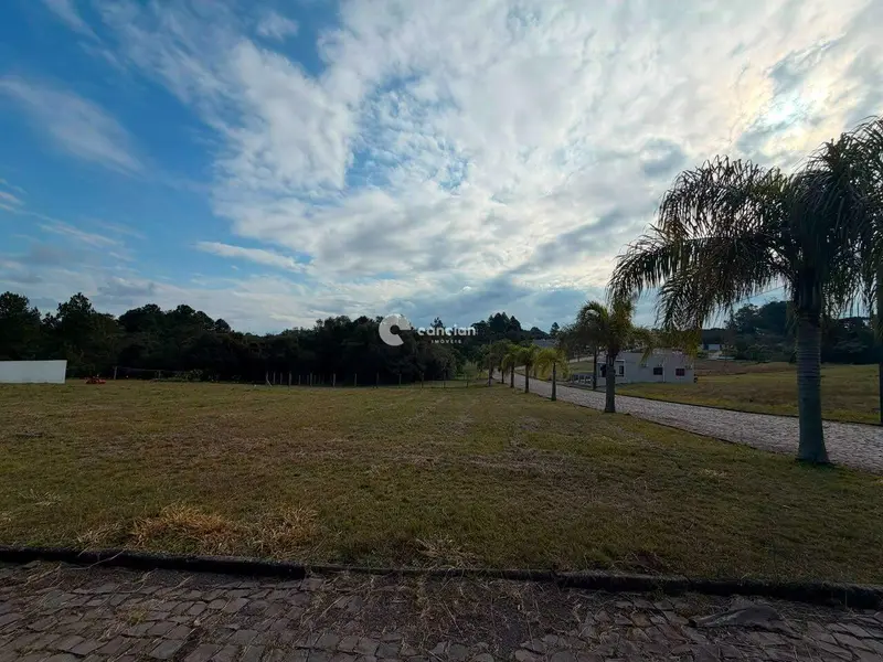 Terreno à venda no Parque Serrano: 