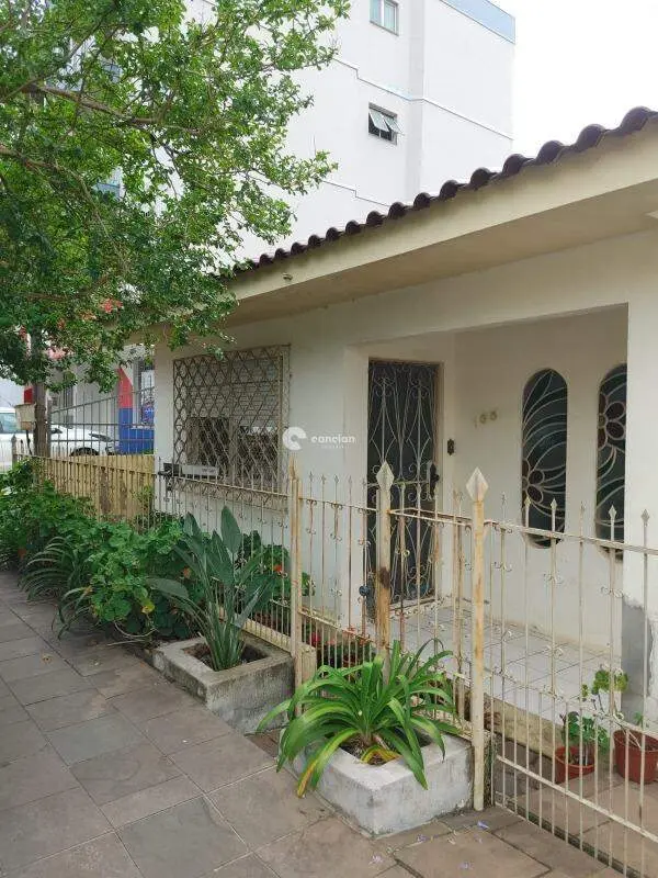 Casa à venda no Camobi: 