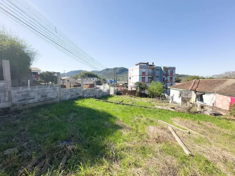 Terreno à venda no Nossa Senhora das Dores: