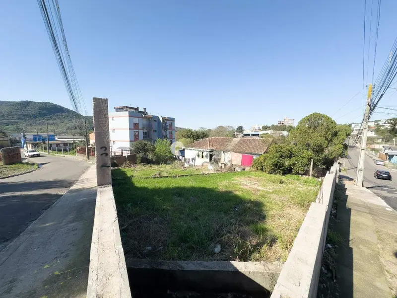 Terreno à venda no Nossa Senhora das Dores: