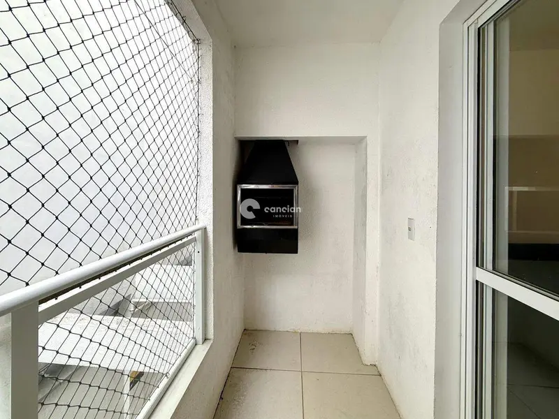 Apartamento à venda no Camobi: Sacada sala
