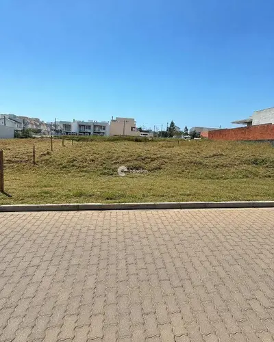 Terreno à venda no Camobi: 