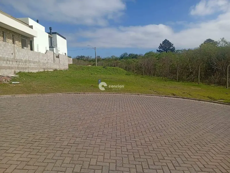 Terreno à venda no Camobi: 