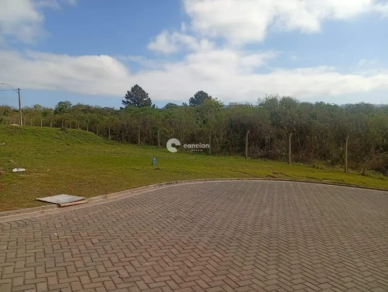 Terreno à venda no Camobi: 