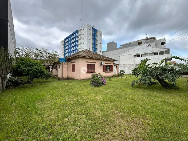 Terreno à venda no Camobi: 