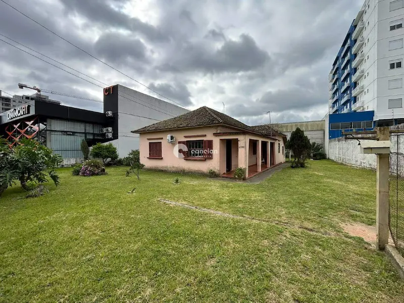 Terreno à venda no Camobi: 