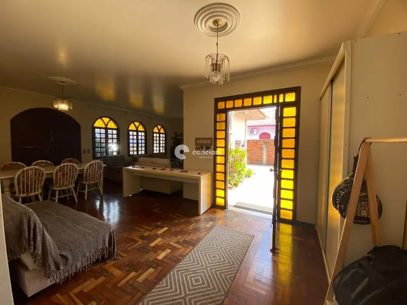 Casa à venda no Camobi: 